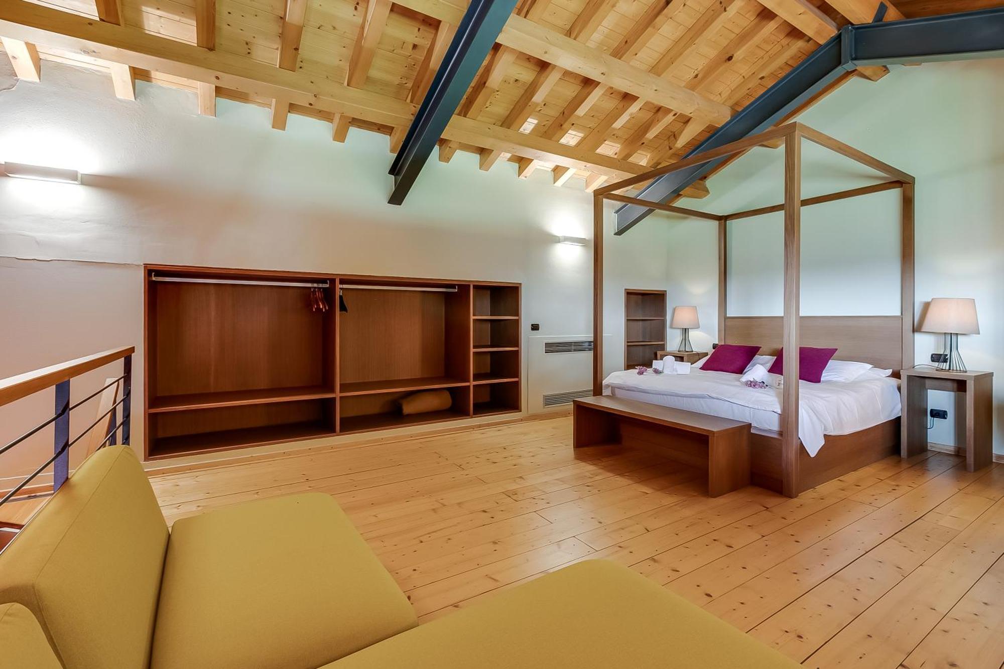 Almavite Wine Resort With Pool เดเซนซาโนเดลการ์ดา ภายนอก รูปภาพ
